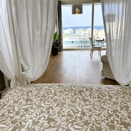 Eyes On The Sea Апартаменты Монополи